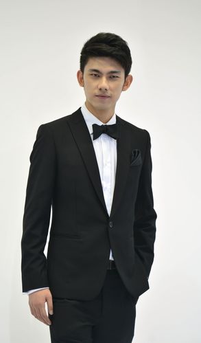 郑英 视觉与舞美负责人